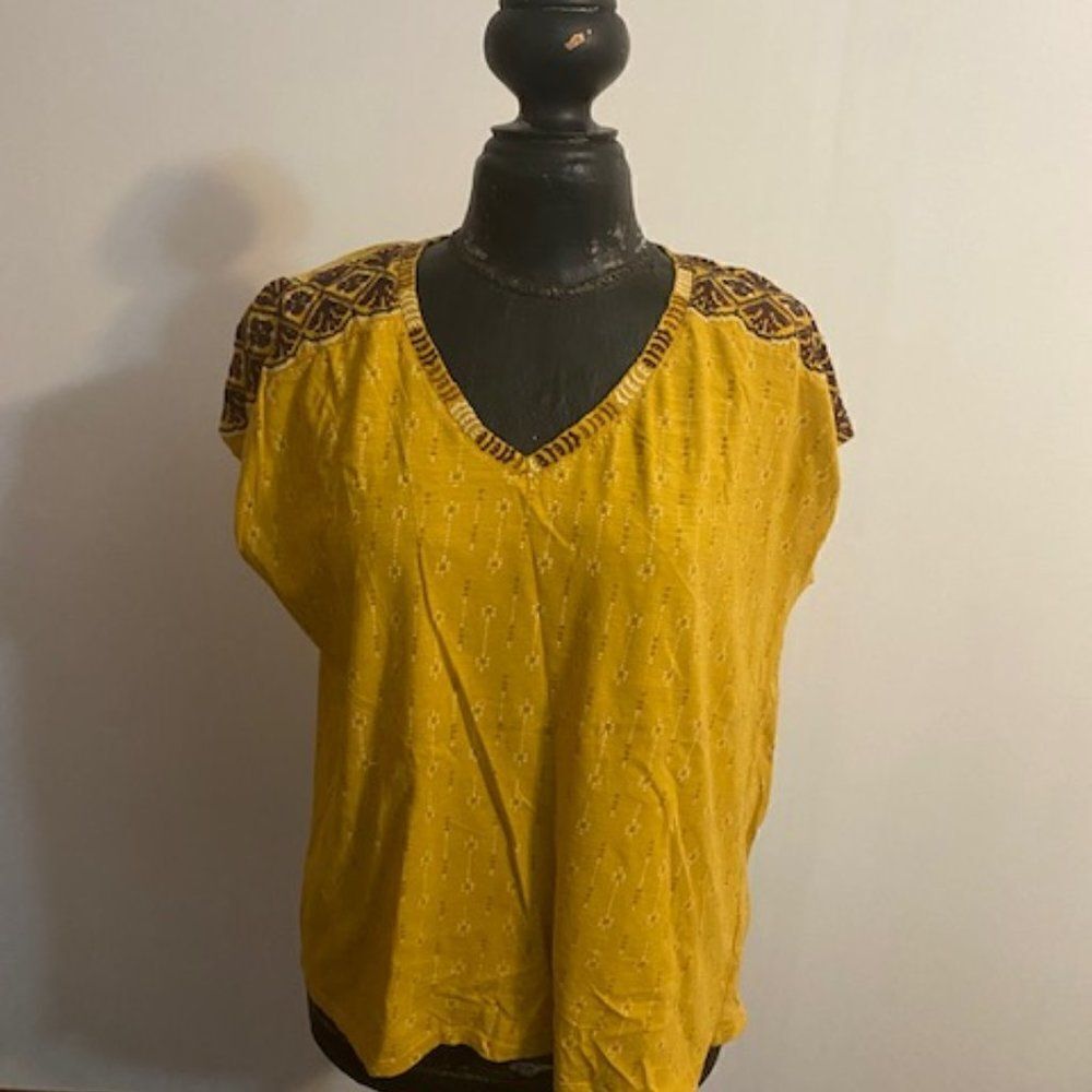Style & CO gold blouse, size PXL